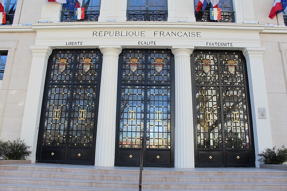 Grilles ouvragées de l’ancien hôtel de ville de Courbevoie